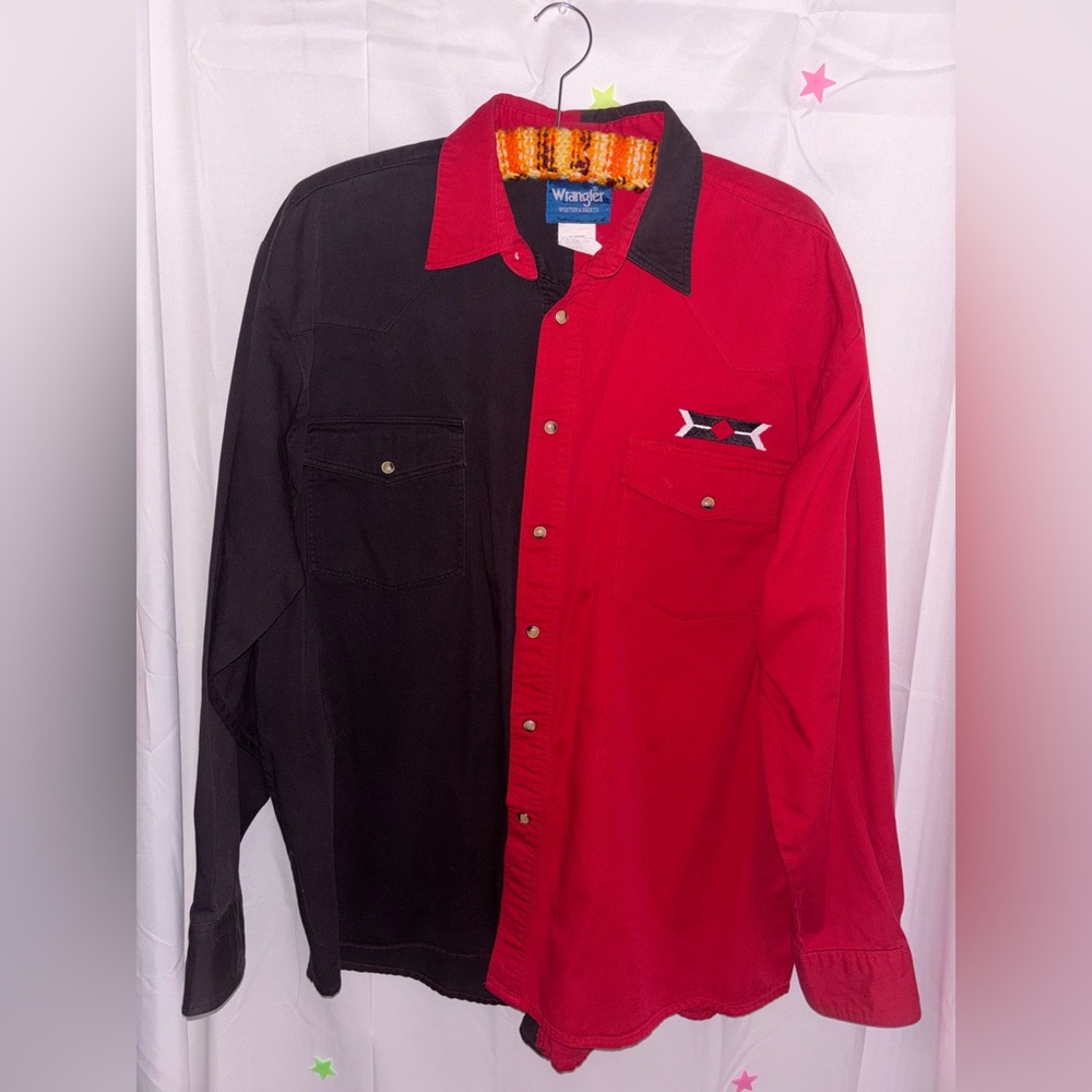 Vintage Wrangler Red and Black Southwest Button Down Size XL